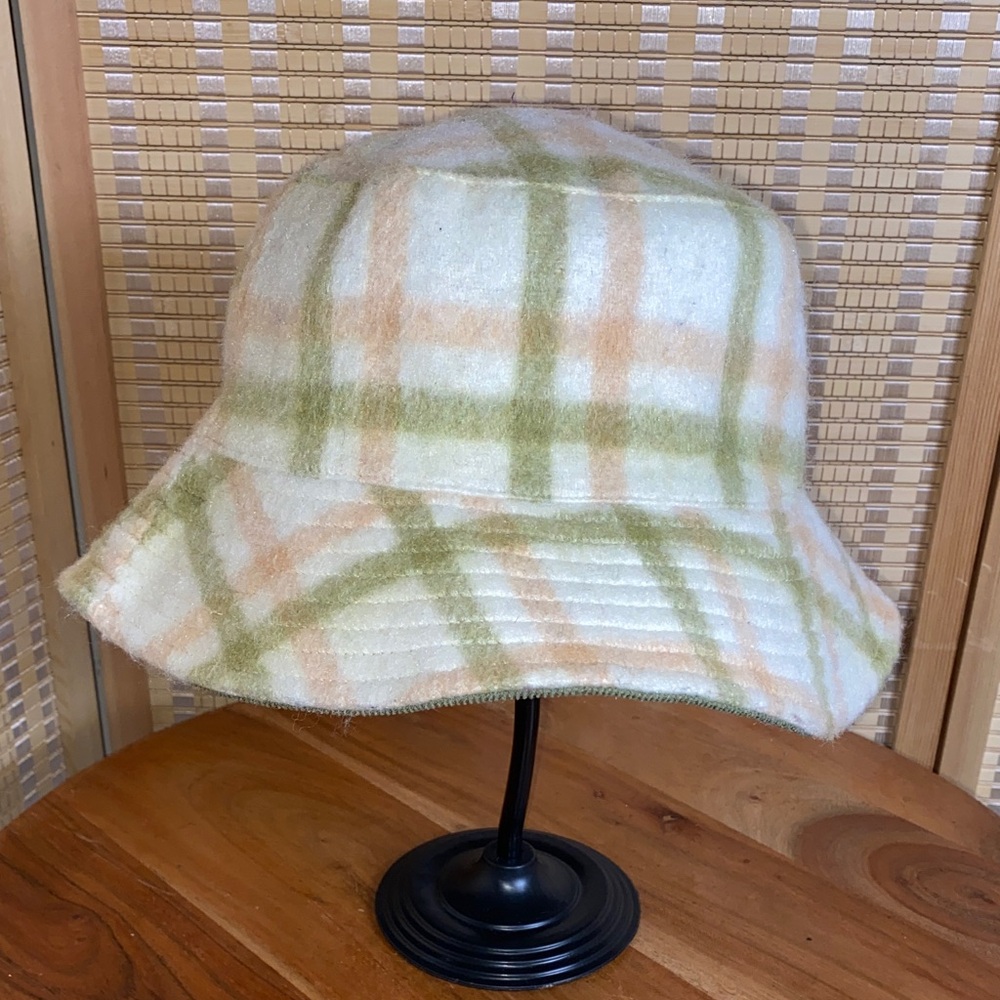 Jenni Women's Reversible Corduroy Bucket Hat Beige /Olive Green Retro
